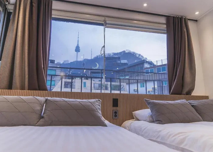 Myeongdong Artmonstay 3*