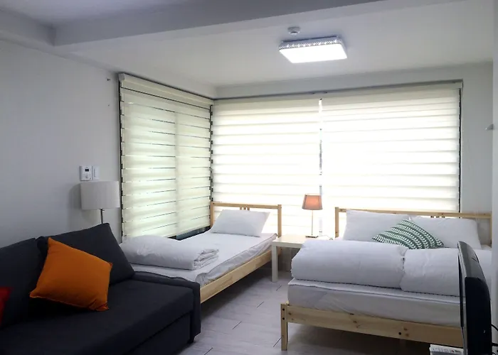 Myeongdong Artmonstay 招待所 3*