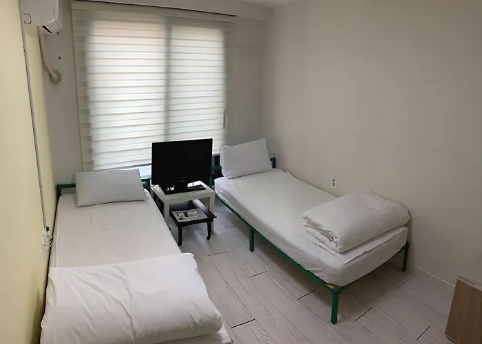Myeongdong Artmonstay