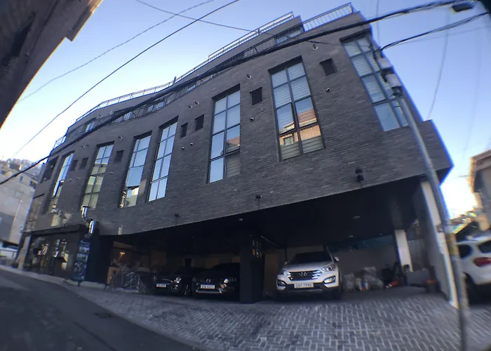 Myeongdong Artmonstay 首爾